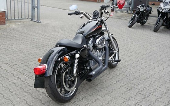 Gebrauchtmotorrad Harley-Davidson Sportster XL 883 L SuperLow - Bild 9