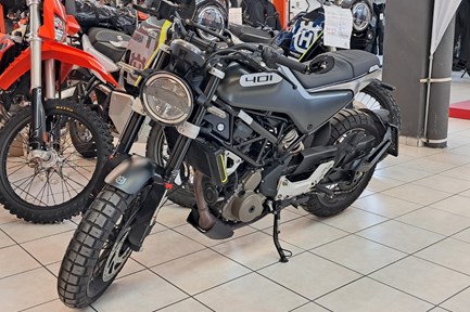 Husqvarna Svartpilen 401