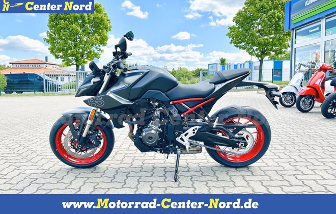 Suzuki GSX-8S