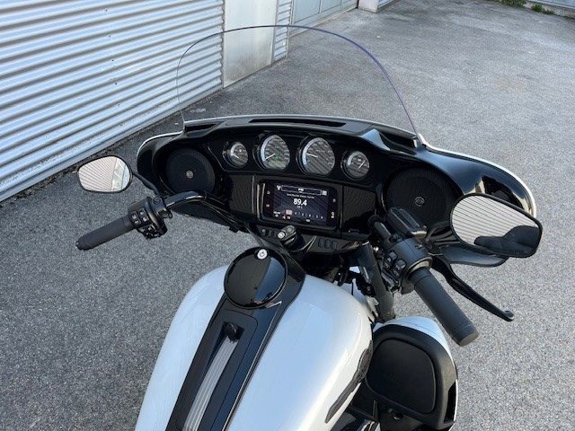 Harley-Davidson Touring Electra Glide Ultra Limited FLHTK (White Onyx Pearl/Black Finish) - Bild 5