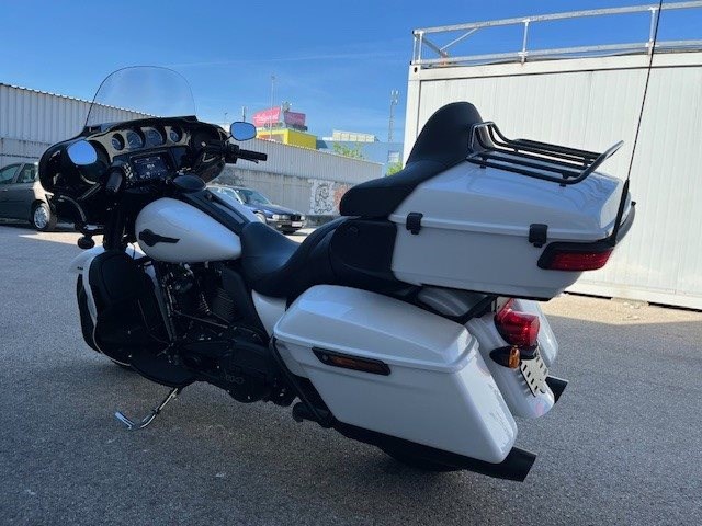 Harley-Davidson Touring Electra Glide Ultra Limited FLHTK (White Onyx Pearl/Black Finish) - Bild 8