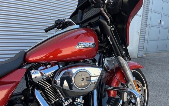 Gebrauchtmotorrad Harley-Davidson Street Glide FLHX - Bild 3 Gebrauchtmotorrad Harley-Davidson Street Glide FLHX - Bild 3