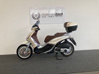 Gebrauchtmotorrad Piaggio Beverly 300 i.e. Teilzahlung € 49,-