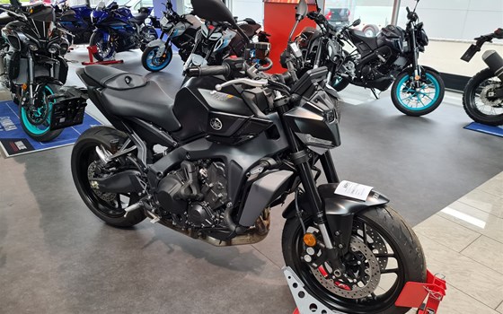 Gebrauchtmotorrad Yamaha MT-09 Y-AMT - Bild 1 Gebrauchtmotorrad Yamaha MT-09 Y-AMT - Bild 1