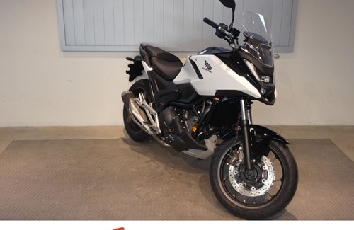 Neumotorrad Honda NC750X DCT