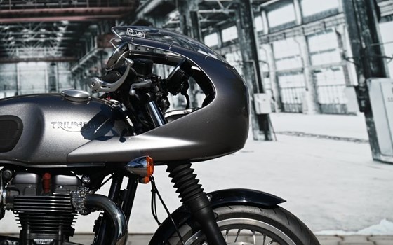 Gebrauchtmotorrad Triumph Thruxton 1200 - Bild 2