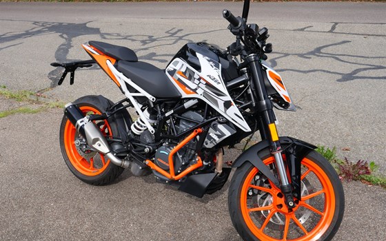 Gebrauchtmotorrad KTM 125 Duke - Bild 1
