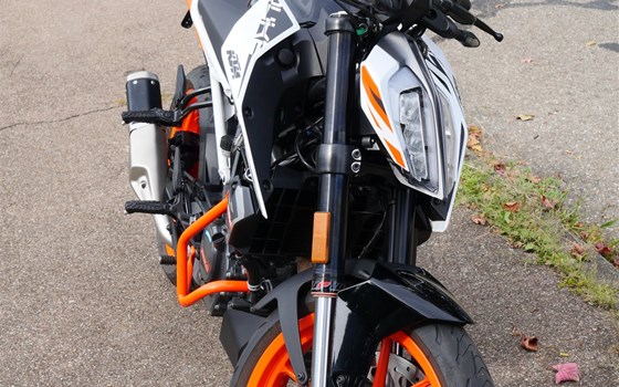 Gebrauchtmotorrad KTM 125 Duke - Bild 2