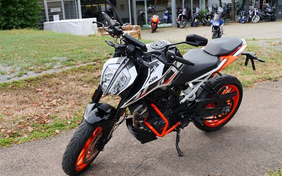 Gebrauchtmotorrad KTM 125 Duke - Bild 3