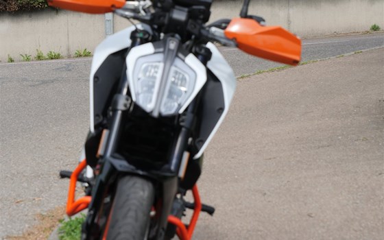 Gebrauchtmotorrad KTM 125 Duke - Bild 3