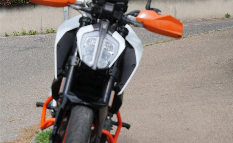Angebot KTM 125 Duke Bild 3: Angebot KTM 125 Duke