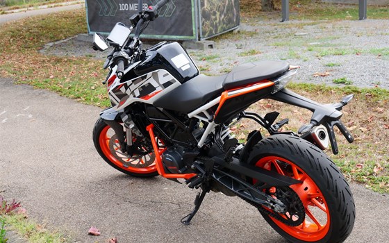 Gebrauchtmotorrad KTM 125 Duke - Bild 5