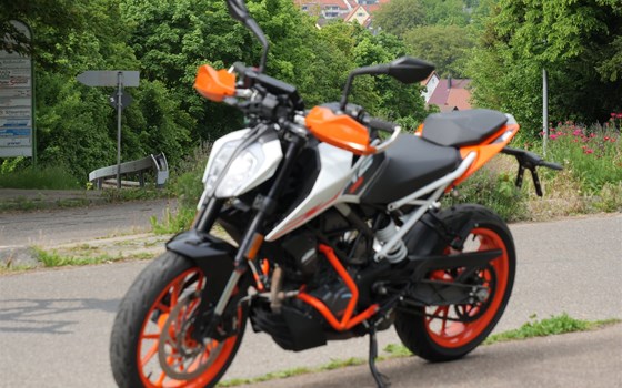 Gebrauchtmotorrad KTM 125 Duke - Bild 4