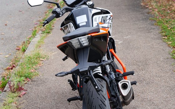 Gebrauchtmotorrad KTM 125 Duke - Bild 6