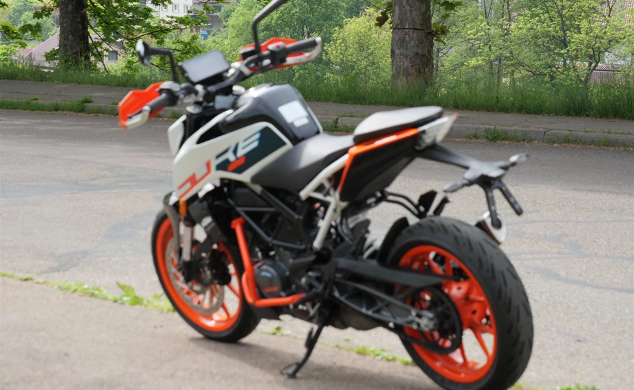 Angebot KTM 125 Duke Bild 5: Angebot KTM 125 Duke
