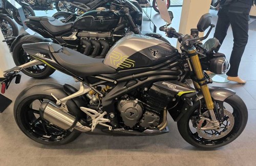 Gebrauchtmotorrad Triumph Speed Triple 1200 RS