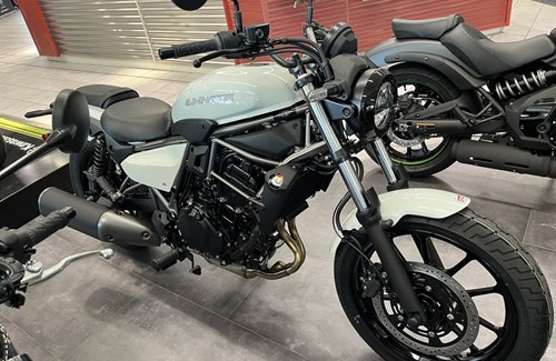 Neumotorrad Kawasaki Eliminator 500