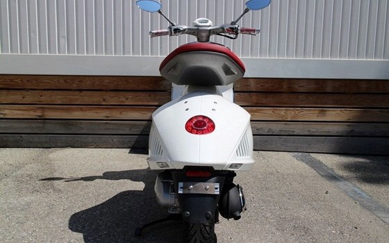 Gebrauchtmotorrad Vespa 946 125 i.e. 3V ABS - Bild 2