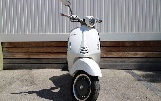 Gebrauchtmotorrad Vespa 946 125 i.e. 3V ABS - Bild 3