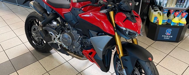 Ducati Streetfighter V2 S