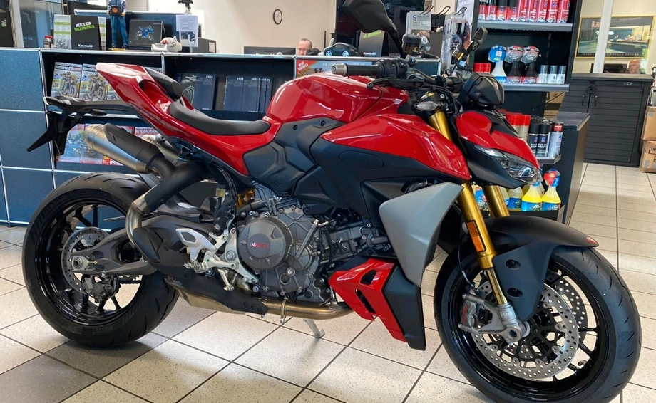 Angebot Ducati Streetfighter V2 S Bild 4: Angebot Ducati Streetfighter V2 S