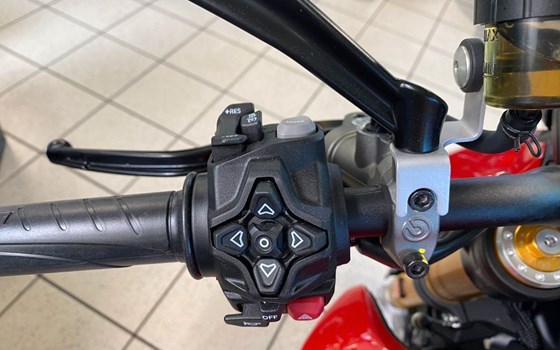 Neufahrzeug Ducati Streetfighter V2 S - Bild 7