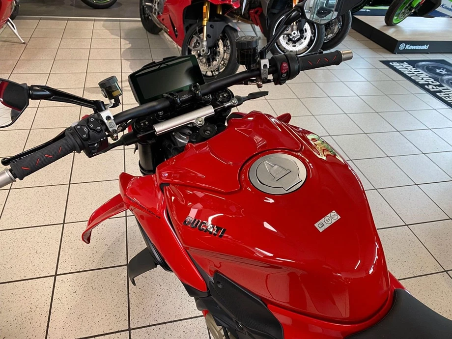 Angebot Ducati Streetfighter V4 Bild 7: Angebot Ducati Streetfighter V4