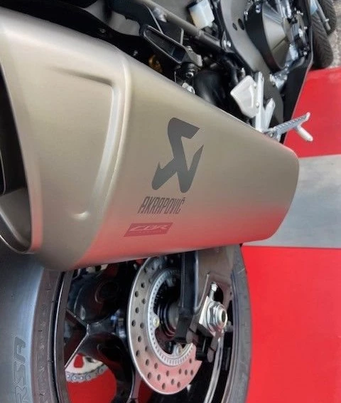 Angebot Honda CBR1000RR-R Fireblade SP Bild 10: Angebot Honda CBR1000RR-R Fireblade SP