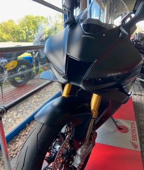 Angebot Honda CBR1000RR-R Fireblade SP Bild 4: Angebot Honda CBR1000RR-R Fireblade SP