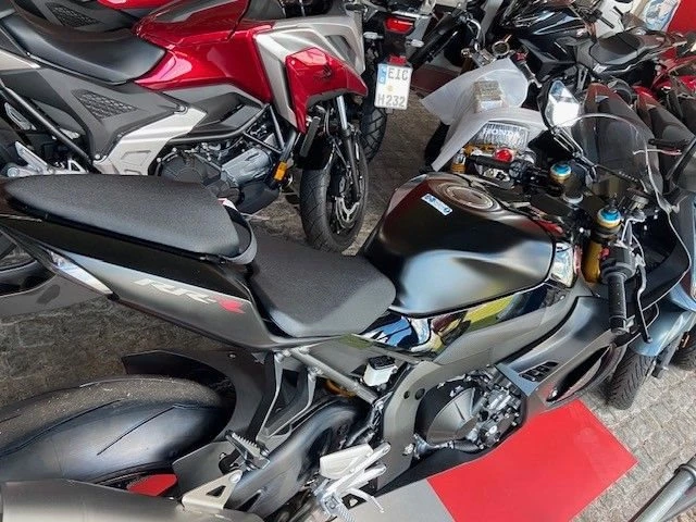 Angebot Honda CBR1000RR-R Fireblade SP Bild 5: Angebot Honda CBR1000RR-R Fireblade SP