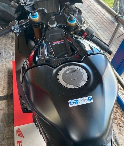 Angebot Honda CBR1000RR-R Fireblade SP Bild 6: Angebot Honda CBR1000RR-R Fireblade SP