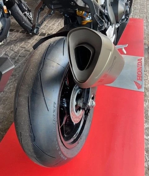 Angebot Honda CBR1000RR-R Fireblade SP Bild 8: Angebot Honda CBR1000RR-R Fireblade SP