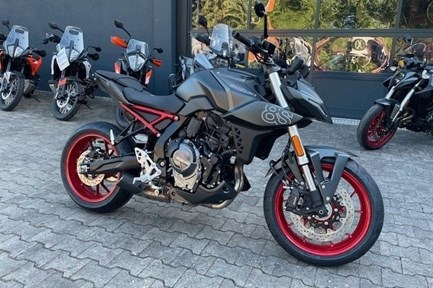 Suzuki GSX-8S