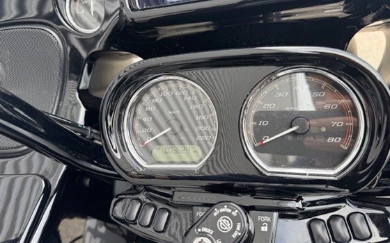 Gebrauchtmotorrad Harley-Davidson Touring Road Glide Special FLTRXS - Bild 7 Gebrauchtmotorrad Harley-Davidson Touring Road Glide Special FLTRXS - Bild 7