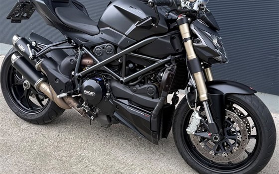 Gebrauchtmotorrad Ducati Streetfighter 848 - Bild 2 Gebrauchtmotorrad Ducati Streetfighter 848 - Bild 2