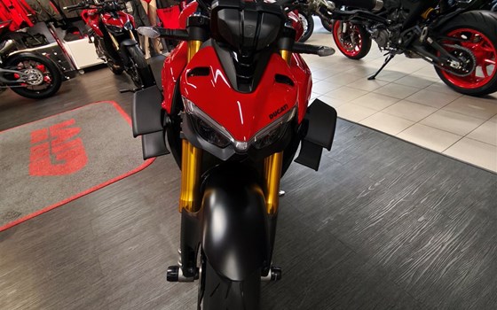 Gebrauchtmotorrad Ducati Streetfighter V4 S - Bild 3