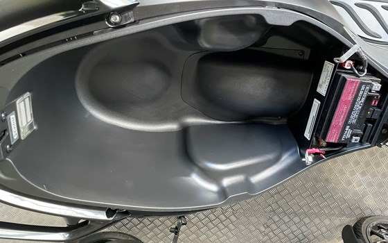 Neufahrzeug Piaggio MP3 310 Sport - Bild 4