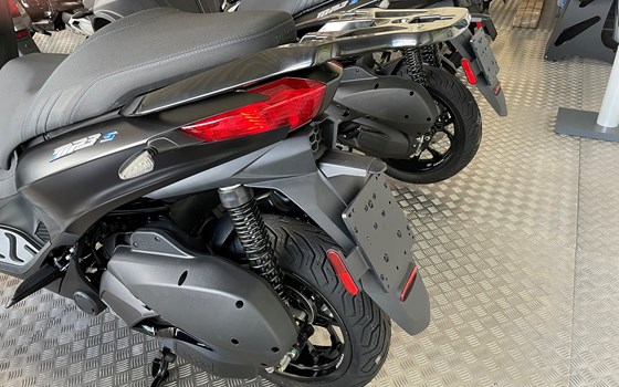 Neufahrzeug Piaggio MP3 310 Sport - Bild 6