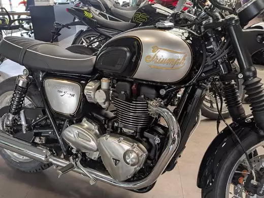 Triumph Bonneville T120<br />Bonneville T 120 " Icon Edition"!