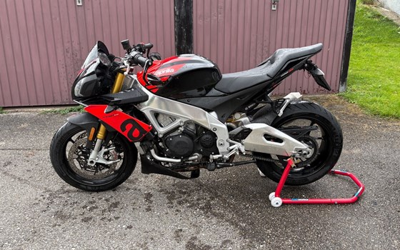 Gebrauchtmotorrad Aprilia Tuono V4 1100 RR - Bild 1 Gebrauchtmotorrad Aprilia Tuono V4 1100 RR - Bild 1
