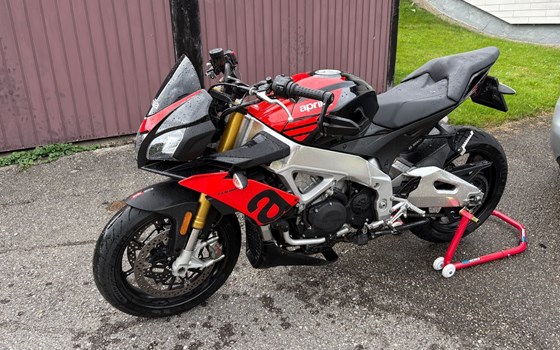 Gebrauchtmotorrad Aprilia Tuono V4 1100 RR - Bild 2 Gebrauchtmotorrad Aprilia Tuono V4 1100 RR - Bild 2