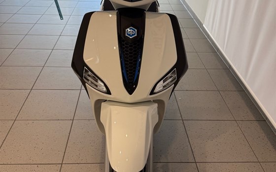 Gebrauchtmotorrad Piaggio Liberty 125 S - Bild 6 Gebrauchtmotorrad Piaggio Liberty 125 S - Bild 6