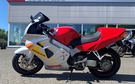 Gebrauchtmotorrad Honda VFR 800 F - Bild 2