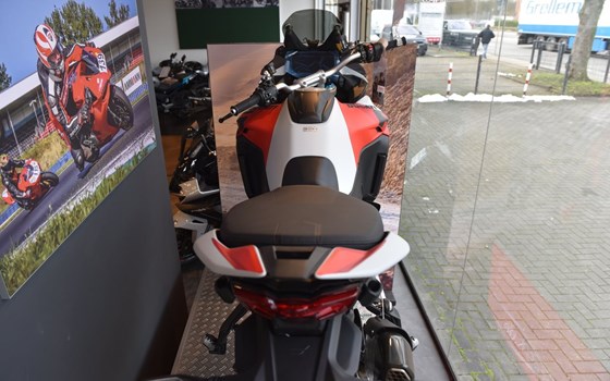 Neufahrzeug Ducati Multistrada V4 RS - Bild 10