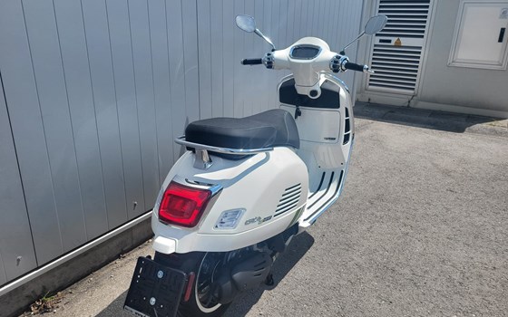 Neufahrzeug Vespa GTS 125 Super Tech - Bild 2 Neufahrzeug Vespa GTS 125 Super Tech - Bild 2