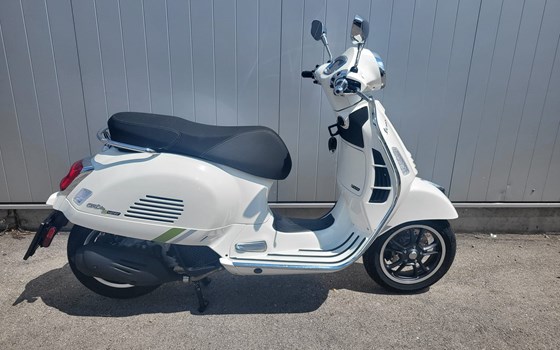 Neufahrzeug Vespa GTS 125 Super Tech - Bild 1 Neufahrzeug Vespa GTS 125 Super Tech - Bild 1