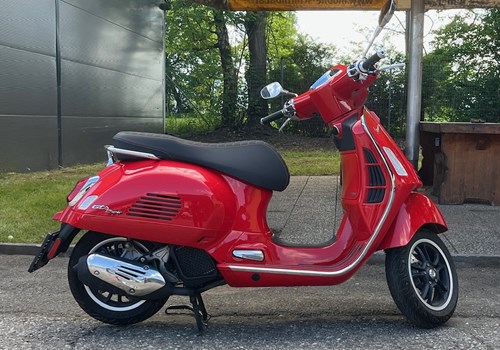 Vespa GTS 125