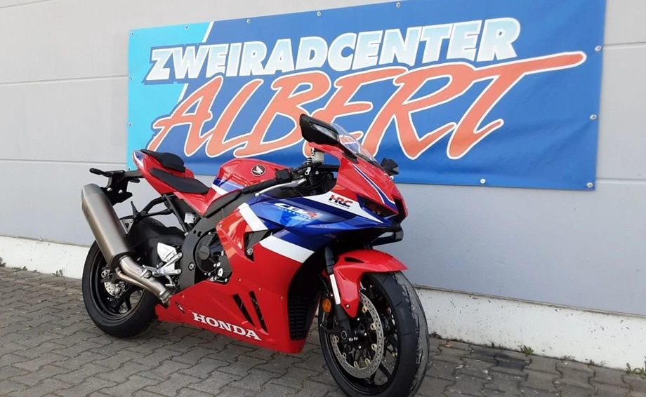 Offer Honda CBR1000RR-R Fireblade Bild 2: Offer Honda CBR1000RR-R Fireblade