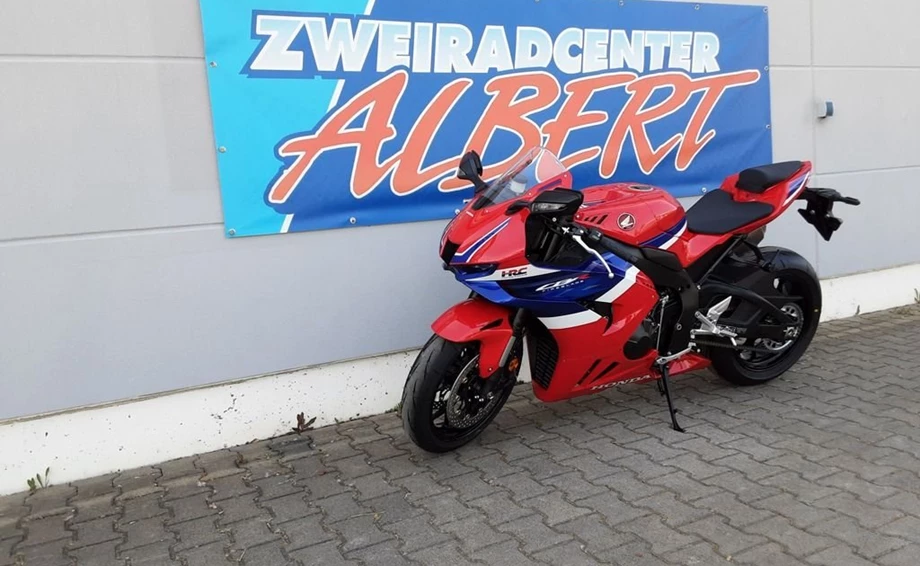 Offer Honda CBR1000RR-R Fireblade Bild 4: Offer Honda CBR1000RR-R Fireblade