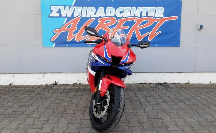 Offer Honda CBR1000RR-R Fireblade Bild 6: Offer Honda CBR1000RR-R Fireblade